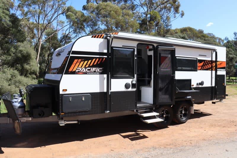 2022 Pacific Pathfinder 20' Family Touring 2 Bunks with Ensuite