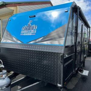 2024 Highclere Little Cote 16'6 Full Off Road with Ensuite - Centre Door