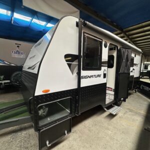 2024 Paramount Signature 18’ Semi Off Road 2 Berth - Cafe Lounge